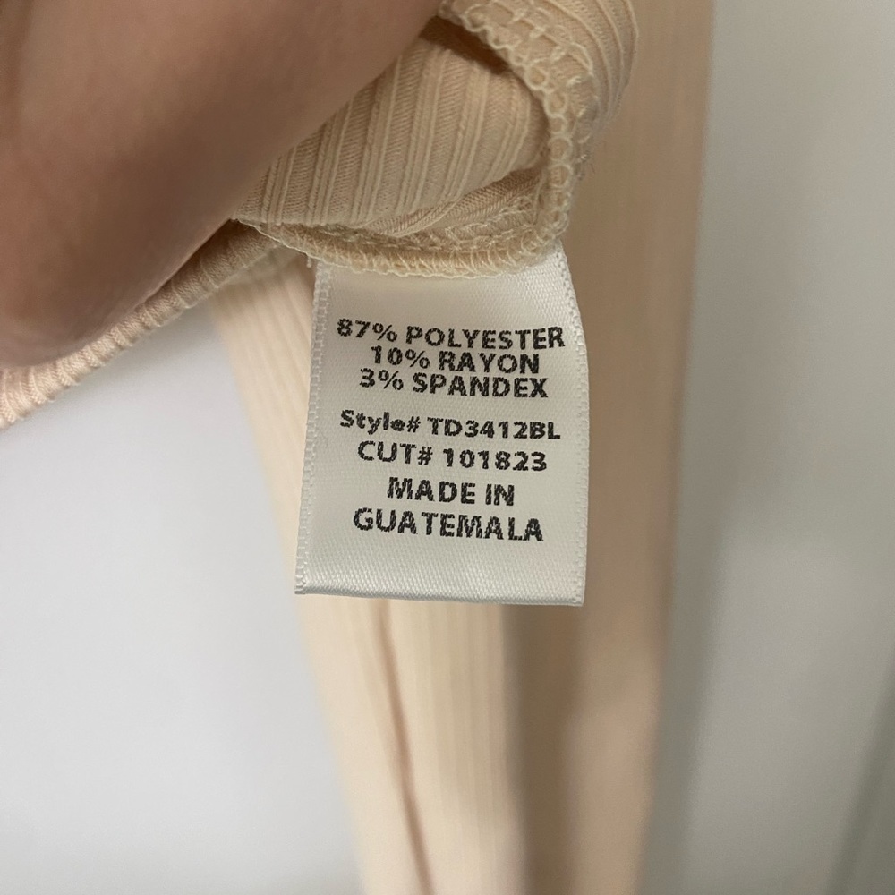 Bloomingdales beige FORE Ribbed Beige Long Sleeve O-Ring Center Crop Top - Picture 6 of 6